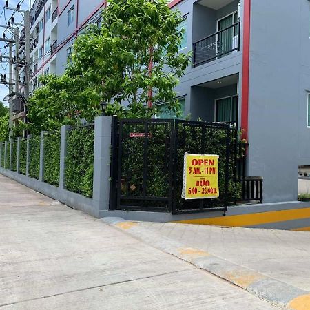 Trio Gems Condo Pattaya, Thailand Praia de Jomtien Exterior foto