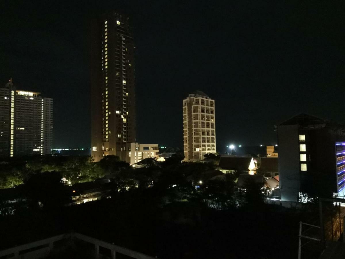 Trio Gems Condo Pattaya, Thailand Praia de Jomtien Exterior foto