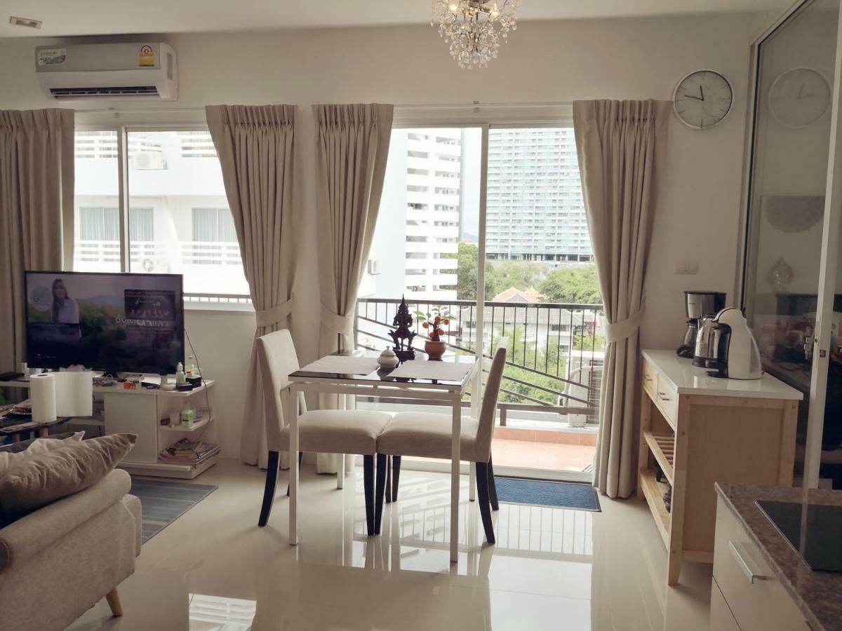Trio Gems Condo Pattaya, Thailand Praia de Jomtien Exterior foto